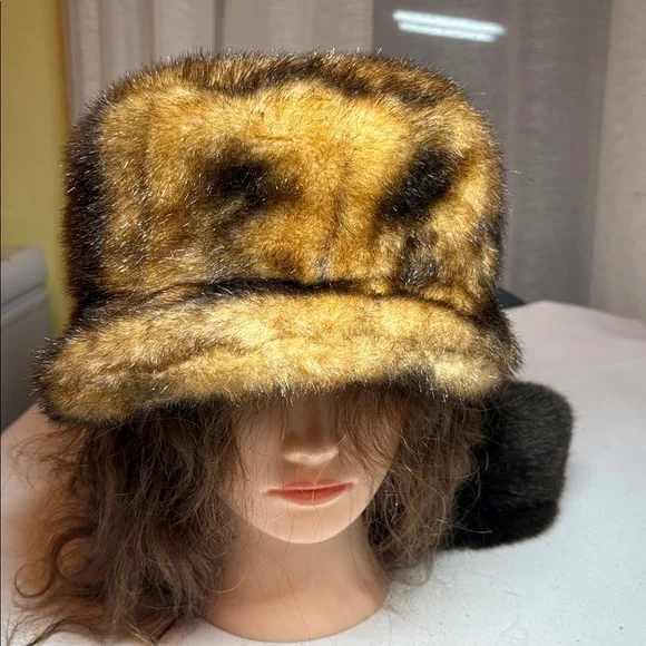 Betmar New York lot of THREE Brown Acrylic Faux Fur Hats One Size - Picture 5 of 15
